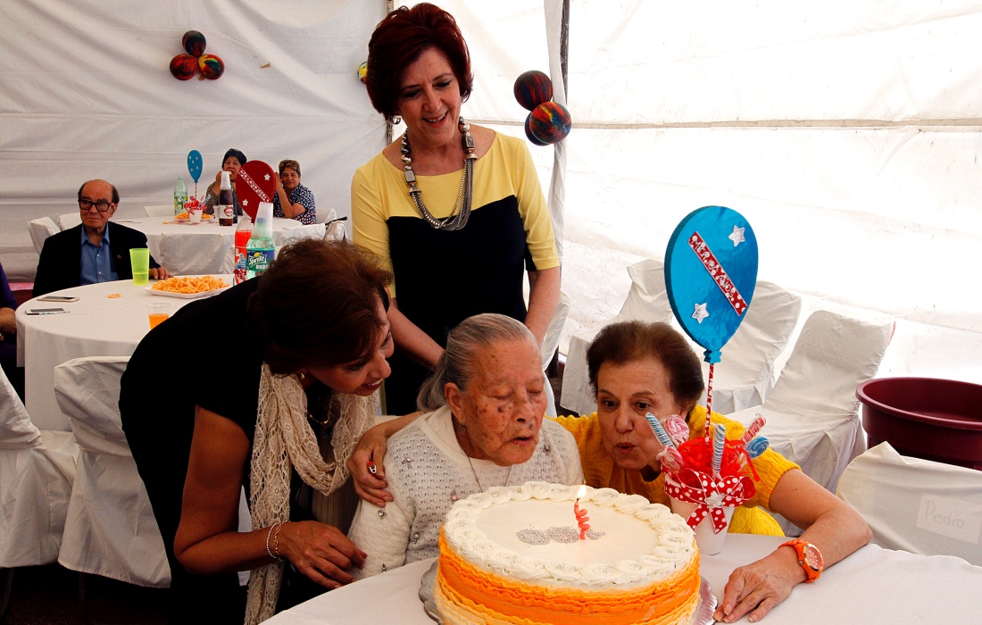 Esperanza de vida de mexicanos aumenta a 75 años