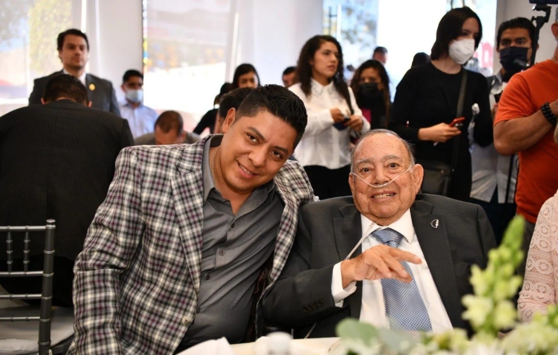 Acude gobernador Ricardo Gallardo a homenaje del empresario Jacobo Payán Latuff